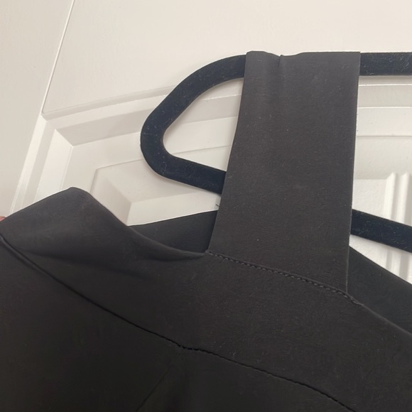 Chicos travelers peep shoulder top - Picture 2 of 3